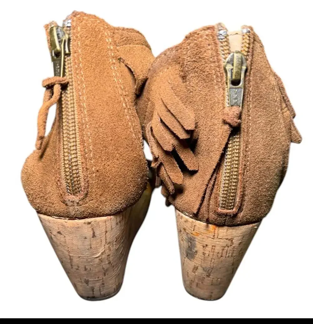 Minnetonka‎ Brown Suede Fringe Wedge Sandals Size 6